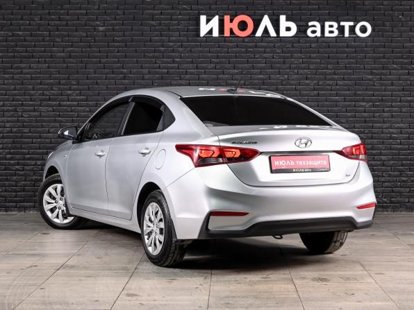Hyundai Solaris II с пробегом 2018 года, цена 1 350 000 рублей, 178346 км, седан, Автокод Объявления
