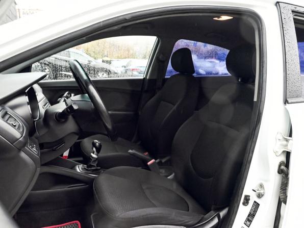 Kia Rio III Рестайлинг с пробегом 2015 года, цена 999 000 рублей, 142354 км, седан, Автокод Объявления