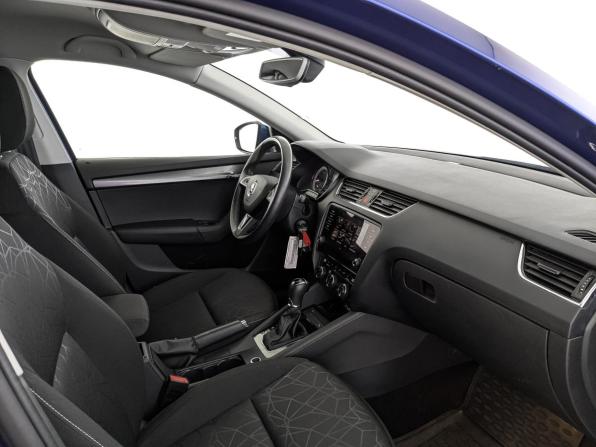 Skoda Octavia III (A7) Рестайлинг с пробегом 2019 года, цена 1 825 000 рублей, 104479 км, лифтбек, Автокод Объявления