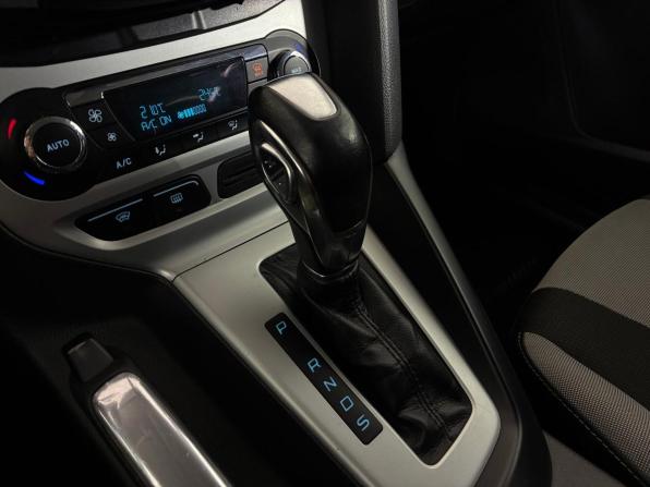 Ford Focus III с пробегом 2012 года, цена 849 000 рублей, 123531 км, хэтчбек, Автокод Объявления