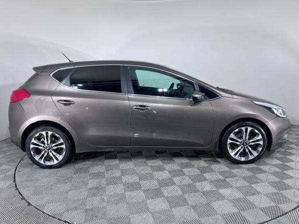 Kia Ceed II с пробегом 2013 года, цена 1 095 000 рублей, 152453 км, хэтчбек, Автокод Объявления