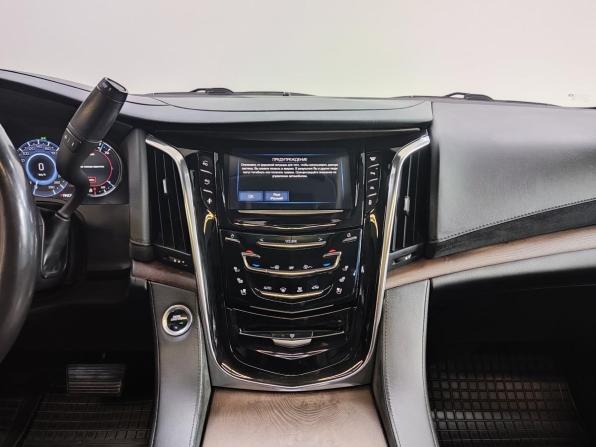 Cadillac Escalade IV с пробегом 2016 года, цена 4 000 000 рублей, 192825 км, внедорожник, Автокод Объявления
