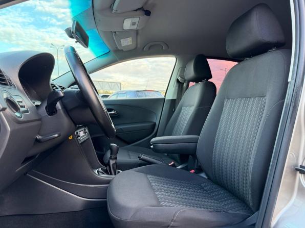 Volkswagen Polo V Рестайлинг с пробегом 2015 года, цена 715 000 рублей, 214926 км, седан, Автокод Объявления