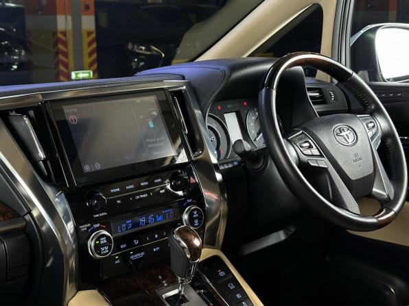 Toyota Alphard III Рестайлинг с пробегом 2021 года, цена 5 199 000 рублей, 55316 км, минивэн, Автокод Объявления