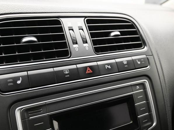 Volkswagen Polo V Рестайлинг с пробегом 2016 года, цена 1 259 900 рублей, 109934 км, седан, Автокод Объявления