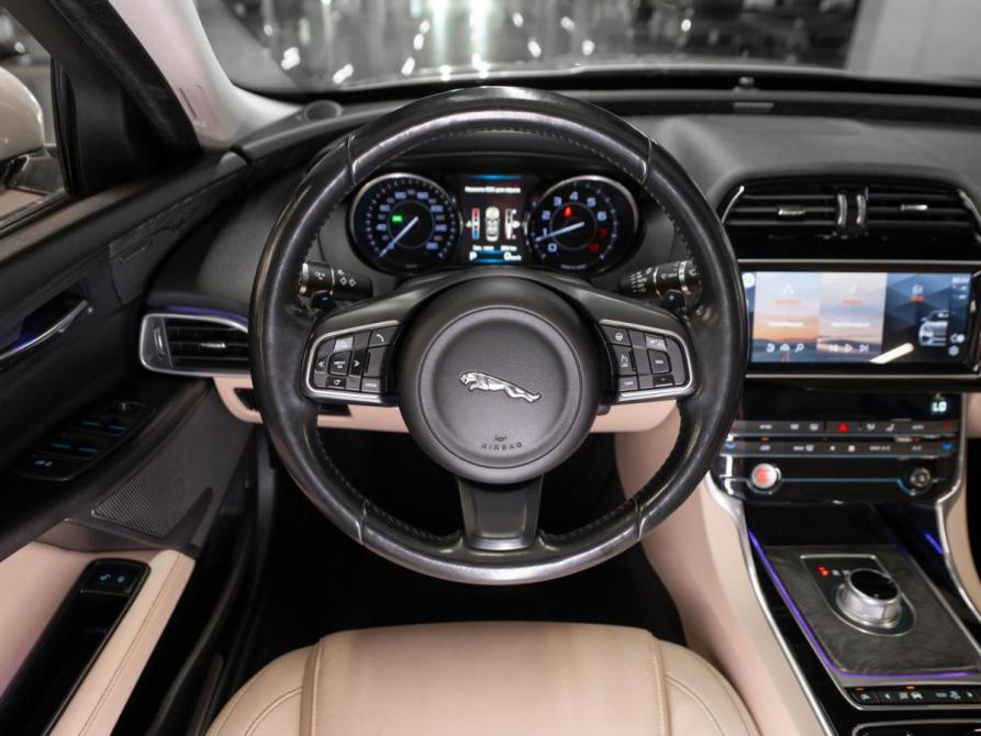 Jaguar XE I Москва  - изображение 11