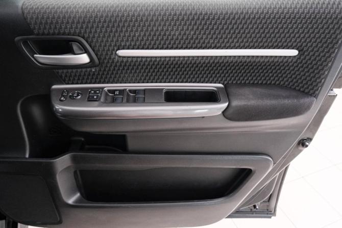 Honda Stepwgn V с пробегом 2015 года, цена 1 699 000 рублей, 127000 км, минивэн, Автокод Объявления