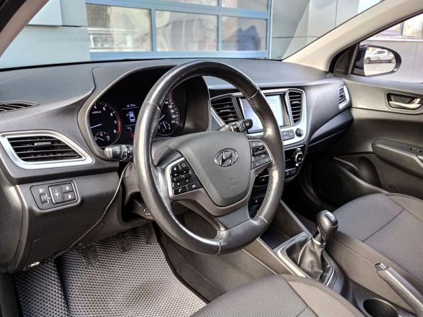 Hyundai Solaris II с пробегом 2019 года, цена 1 415 000 рублей, 81800 км, седан, Автокод Объявления
