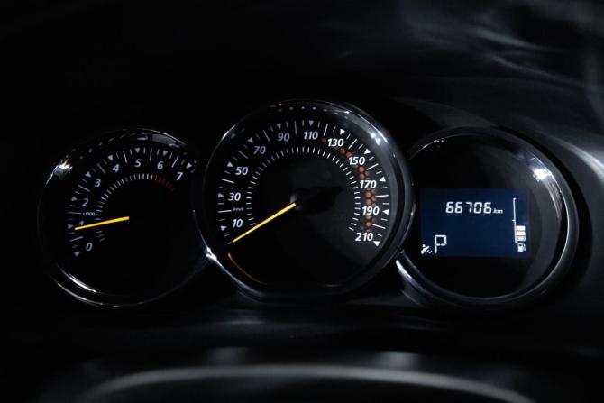 Renault Sandero II с пробегом 2015 года, цена 999 000 рублей, 69699 км, хэтчбек, Автокод Объявления