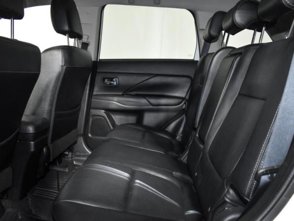 Mitsubishi Outlander III Рестайлинг 2 с пробегом 2017 года, цена 1 690 000 рублей, 194000 км, внедорожник, Автокод Объявления