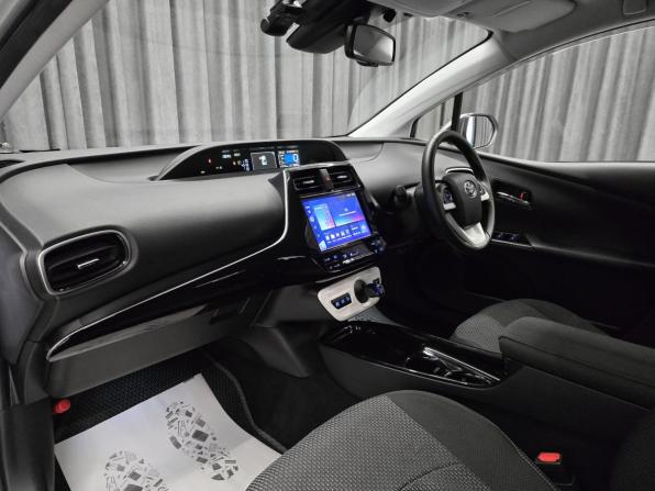 Toyota Prius IV Рестайлинг (XW50) с пробегом 2018 года, цена 1 750 000 рублей, 84000 км, лифтбек, Автокод Объявления