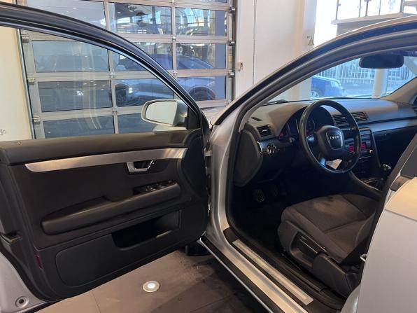 Audi A4 III (B7) с пробегом 2007 года, цена 560 000 рублей, 327403 км, седан, Автокод Объявления