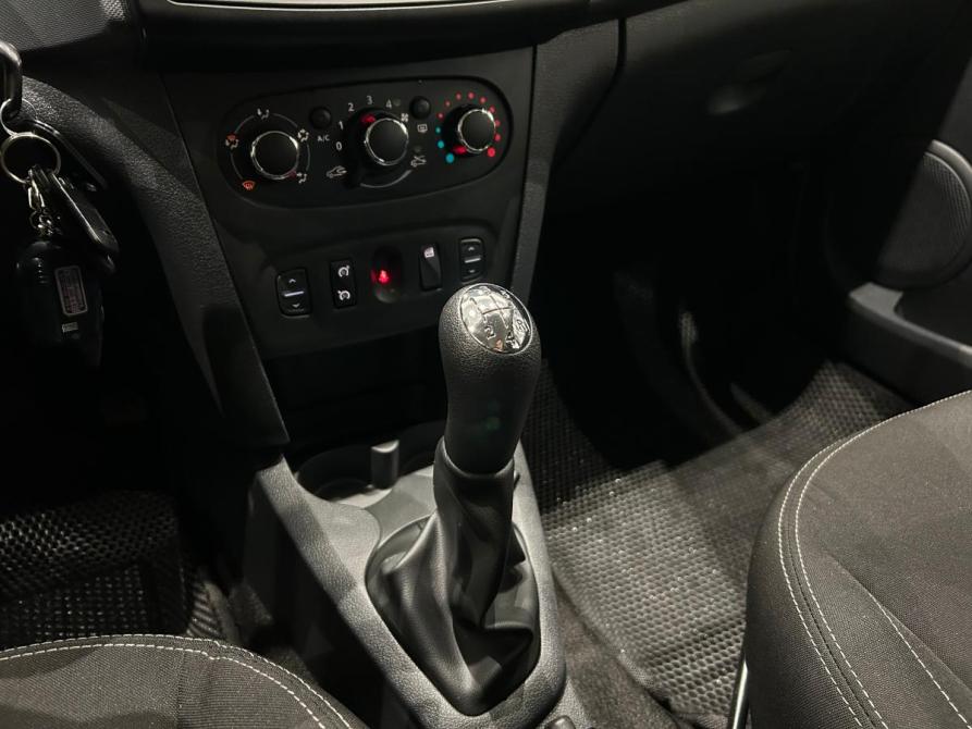 Renault Logan II Санкт-Петербург  - изображение 18
