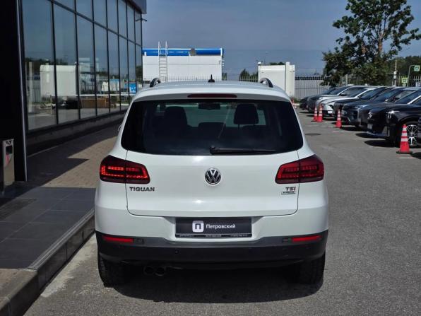 Volkswagen Tiguan I Рестайлинг с пробегом 2015 года, цена 1 000 000 рублей, 244868 км, внедорожник, Автокод Объявления