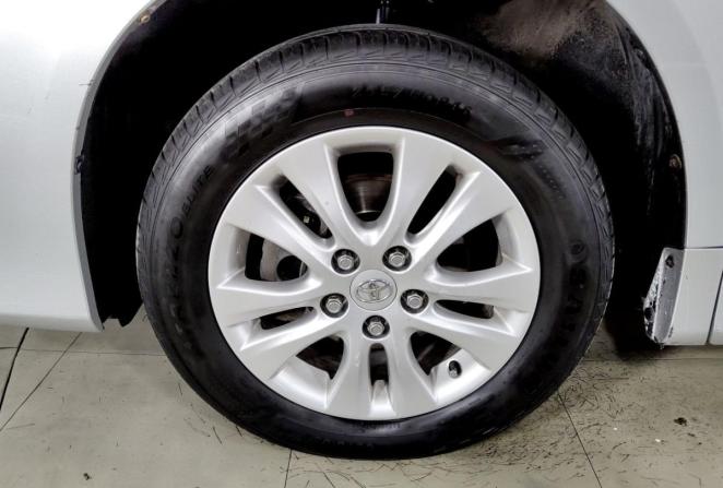 Toyota Voxy II (R70) Рестайлинг с пробегом 2012 года, цена 1 250 000 рублей, 289029 км, минивэн, Автокод Объявления