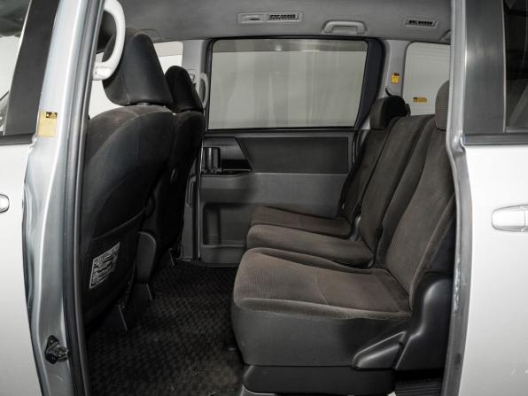 Toyota Voxy II (R70) с пробегом 2008 года, цена 1 275 000 рублей, 187315 км, минивэн, Автокод Объявления