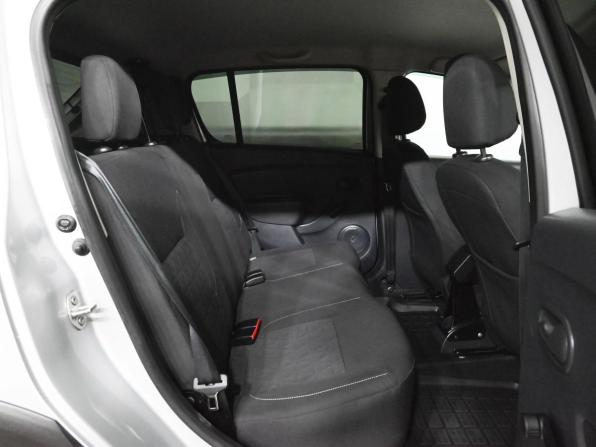 Renault Sandero II с пробегом 2017 года, цена 990 000 рублей, 70493 км, хэтчбек, Автокод Объявления