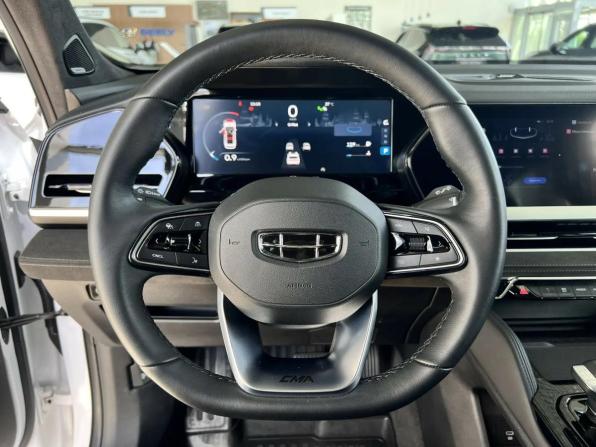 Geely Monjaro I Рестайлинг с пробегом 2025 года, цена 3 795 000 рублей, 17329 км, внедорожник, Автокод Объявления