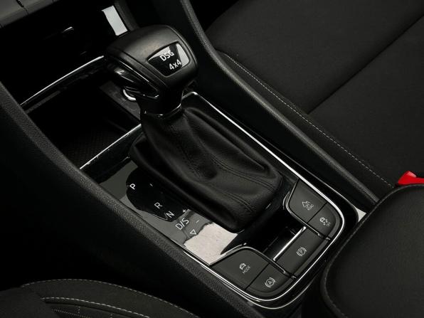 Skoda Karoq I с пробегом 2021 года, цена 2 595 700 рублей, 86788 км, внедорожник, Автокод Объявления