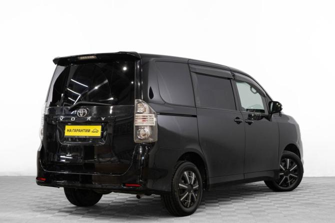 Toyota Voxy II (R70) с пробегом 2007 года, цена 1 199 000 рублей, 435000 км, минивэн, Автокод Объявления