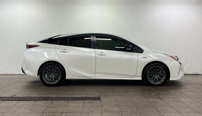 Toyota Prius IV (XW50) с пробегом 2016 года, цена 1 780 000 рублей, 142000 км, лифтбек, Автокод Объявления