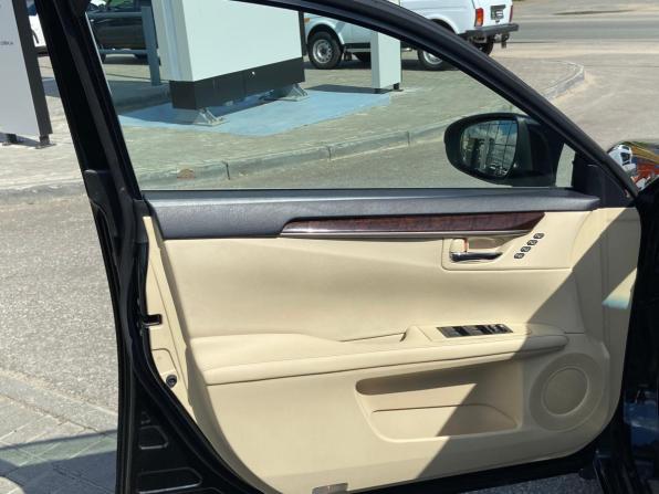 Lexus ES VI с пробегом 2012 года, цена 2 200 000 рублей, 178334 км, седан, Автокод Объявления