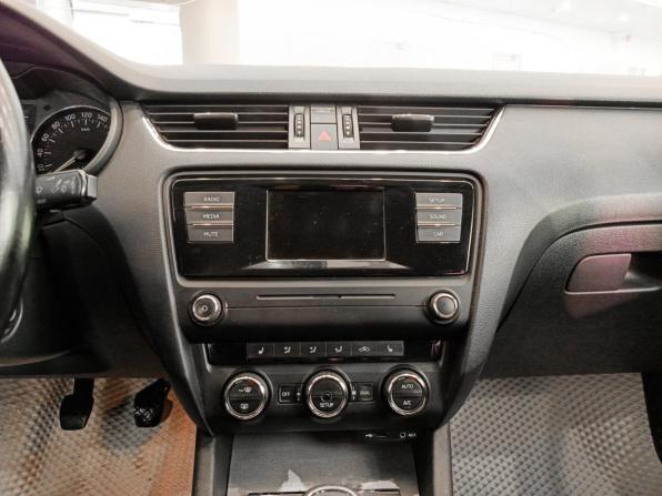 Skoda Octavia III (A7) с пробегом 2015 года, цена 960 000 рублей, 248023 км, лифтбек, Автокод Объявления