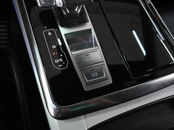Audi Q8 I (4M) с пробегом 2019 года, цена 6 499 000 рублей, 161015 км, внедорожник, Автокод Объявления