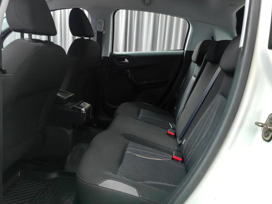 Peugeot 208 I Москва  - изображение 11