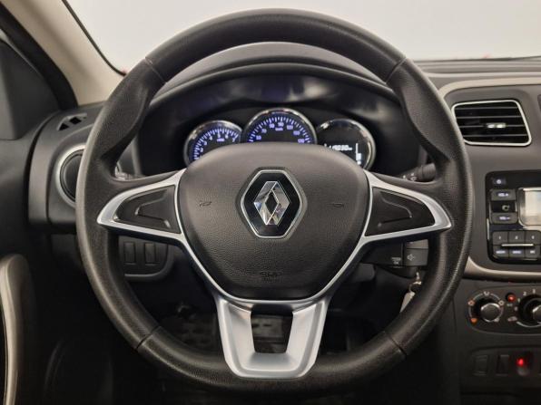 Renault Logan II Рестайлинг с пробегом 2019 года, цена 915 000 рублей, 118900 км, седан, Автокод Объявления