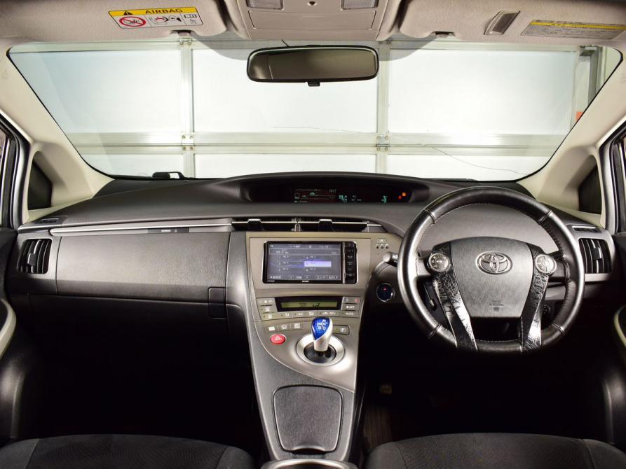 Toyota Prius III Рестайлинг (XW30) Кемерово  - изображение 9