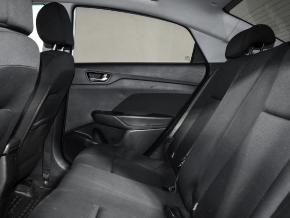 Hyundai Solaris II с пробегом 2018 года, цена 1 100 000 рублей, 128313 км, седан, Автокод Объявления