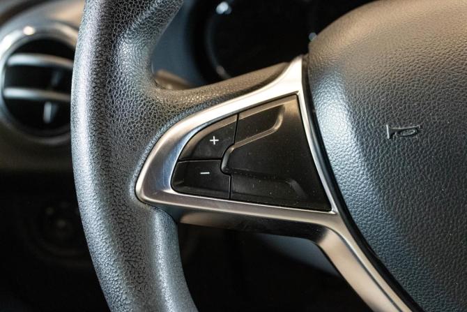 Renault Sandero II Рестайлинг с пробегом 2019 года, цена 1 349 000 рублей, 53124 км, хэтчбек, Автокод Объявления