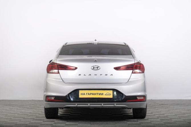 Hyundai Elantra VI (AD) Рестайлинг с пробегом 2018 года, цена 999 000 рублей, 152000 км, седан, Автокод Объявления