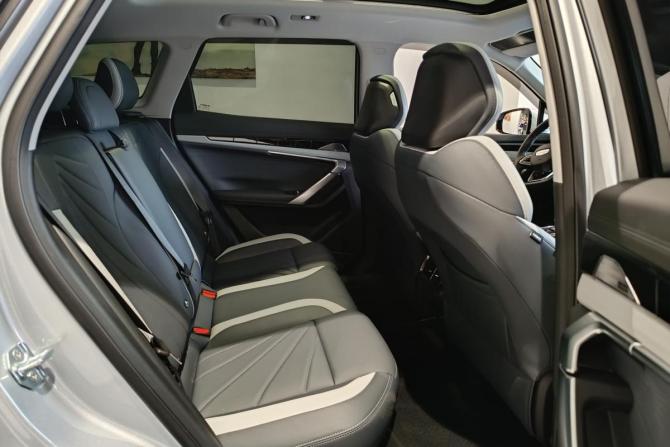 Новый Geely Atlas II 2026 года, цена 4 119 990 рублей, внедорожник, Автокод Объявления