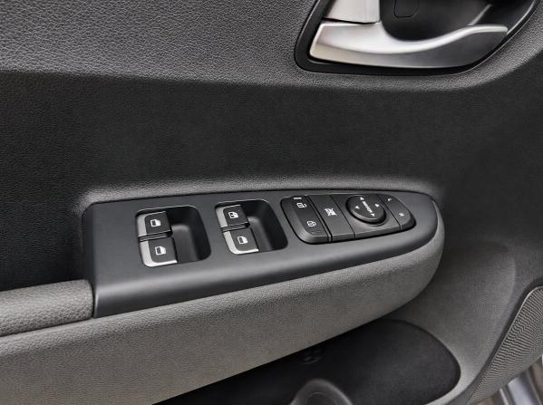 Kia Rio IV с пробегом 2018 года, цена 1 599 000 рублей, 83500 км, хэтчбек, Автокод Объявления