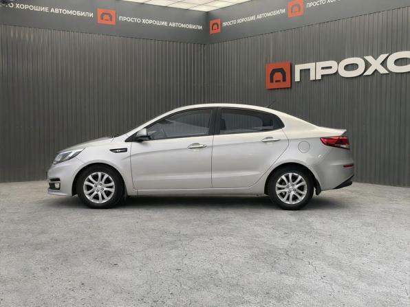 Kia Rio III Рестайлинг с пробегом 2015 года, цена 977 000 рублей, 175327 км, седан, Автокод Объявления