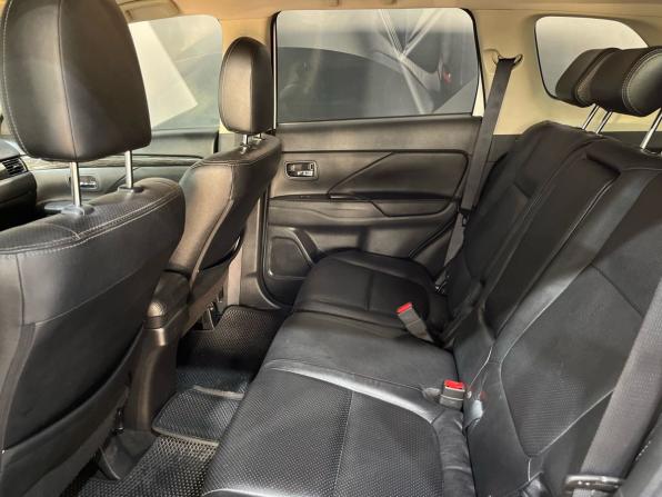 Mitsubishi Outlander III Рестайлинг 2 с пробегом 2015 года, цена 1 515 000 рублей, 192412 км, внедорожник, Автокод Объявления