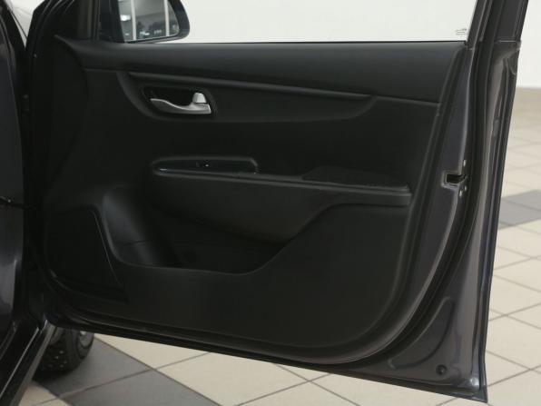 Kia Rio IV Рестайлинг с пробегом 2021 года, цена 1 536 000 рублей, 121000 км, хэтчбек, Автокод Объявления