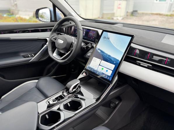 Geely Atlas II с пробегом 2024 года, цена 2 995 000 рублей, 1781 км, внедорожник, Автокод Объявления