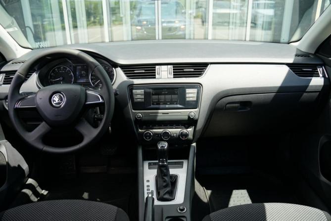 Skoda Octavia III (A7) с пробегом 2015 года, цена 1 440 000 рублей, 220000 км, лифтбек, Автокод Объявления