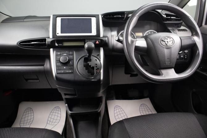 Toyota Wish II Рестайлинг с пробегом 2013 года, цена 1 529 000 рублей, 183042 км, минивэн, Автокод Объявления