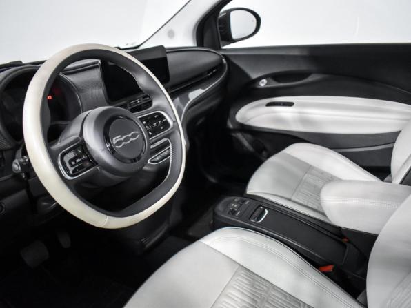 Fiat 500 III с пробегом 2021 года, цена 3 000 000 рублей, 29000 км, хэтчбек, Автокод Объявления
