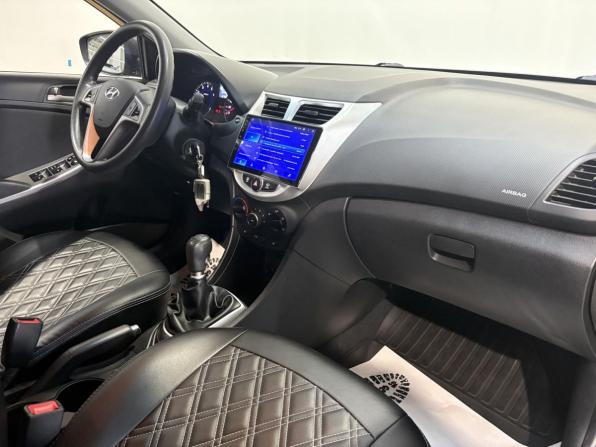 Hyundai Solaris I Рестайлинг с пробегом 2015 года, цена 960 000 рублей, 157954 км, седан, Автокод Объявления