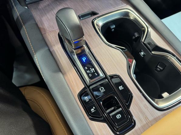 Lexus RX V с пробегом 2023 года, цена 7 700 000 рублей, 3728 км, внедорожник, Автокод Объявления