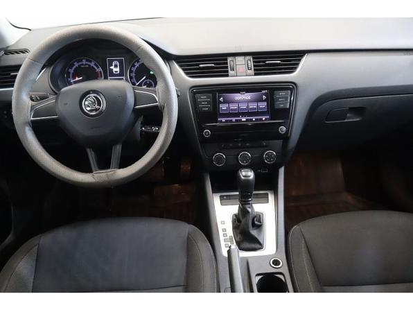 Skoda Octavia III (A7) Рестайлинг с пробегом 2018 года, цена 1 219 600 рублей, 217600 км, лифтбек, Автокод Объявления