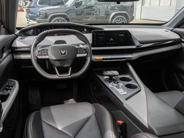 Changan UNI-V I с пробегом 2023 года, цена 2 245 000 рублей, 54553 км, лифтбек, Автокод Объявления