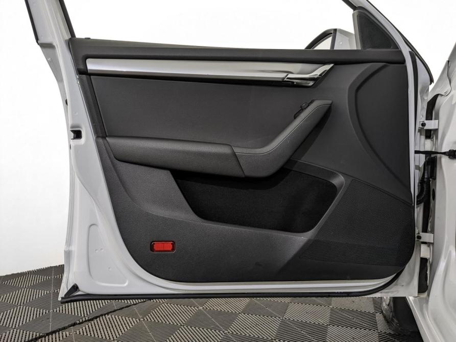 Skoda Octavia III (A7) Рестайлинг Москва  - изображение 19