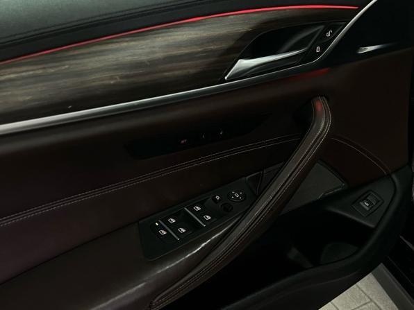 BMW 5 серии VII (G30/G31/G38) с пробегом 2018 года, цена 3 539 000 рублей, 254263 км, седан, Автокод Объявления