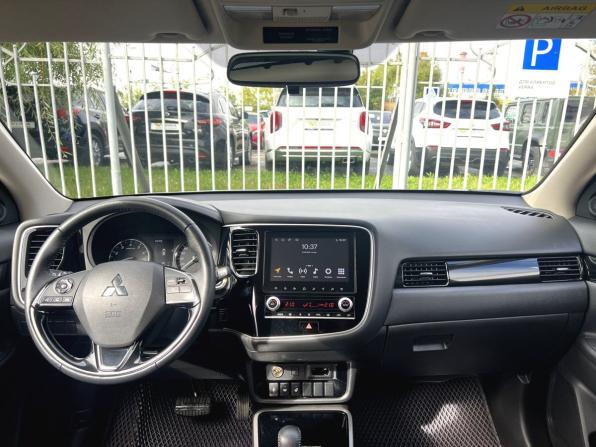 Mitsubishi Outlander III Рестайлинг 3 с пробегом 2021 года, цена 2 850 000 рублей, 42677 км, внедорожник, Автокод Объявления